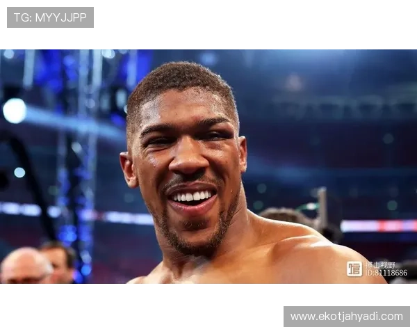 安东尼·约书亚健身房开得比夜店还忙，他到底有多少私人教练在伺候？